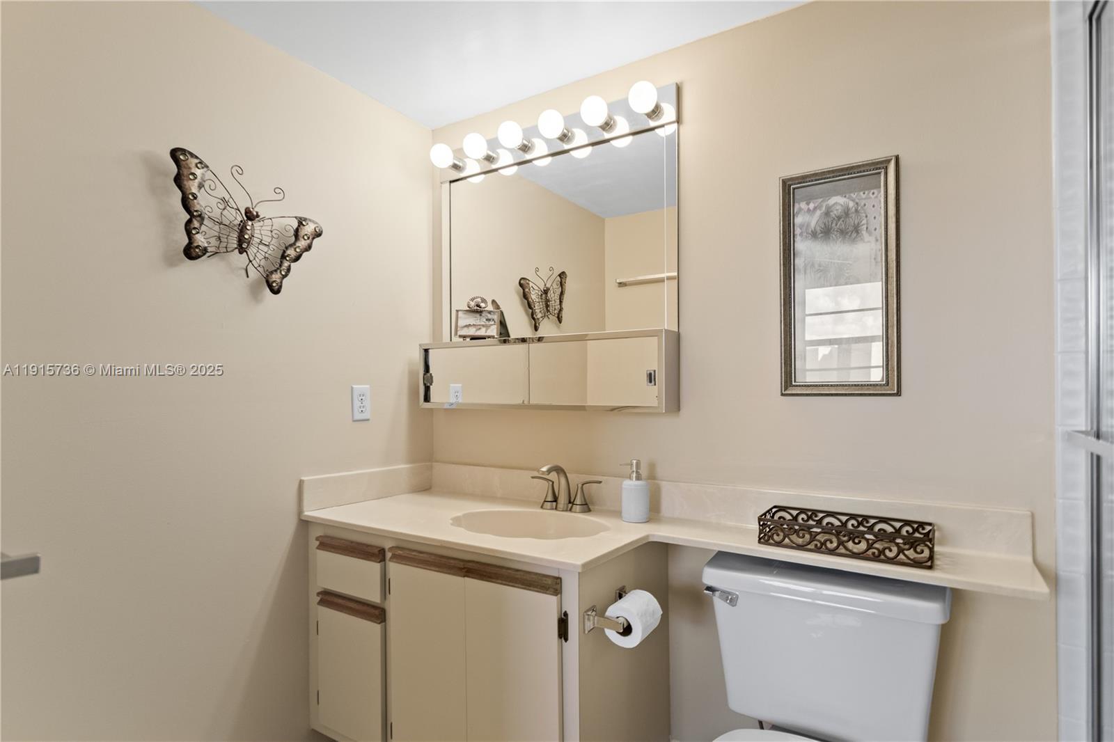 MEADOWBROOK LAKESVIEW CO - Residential