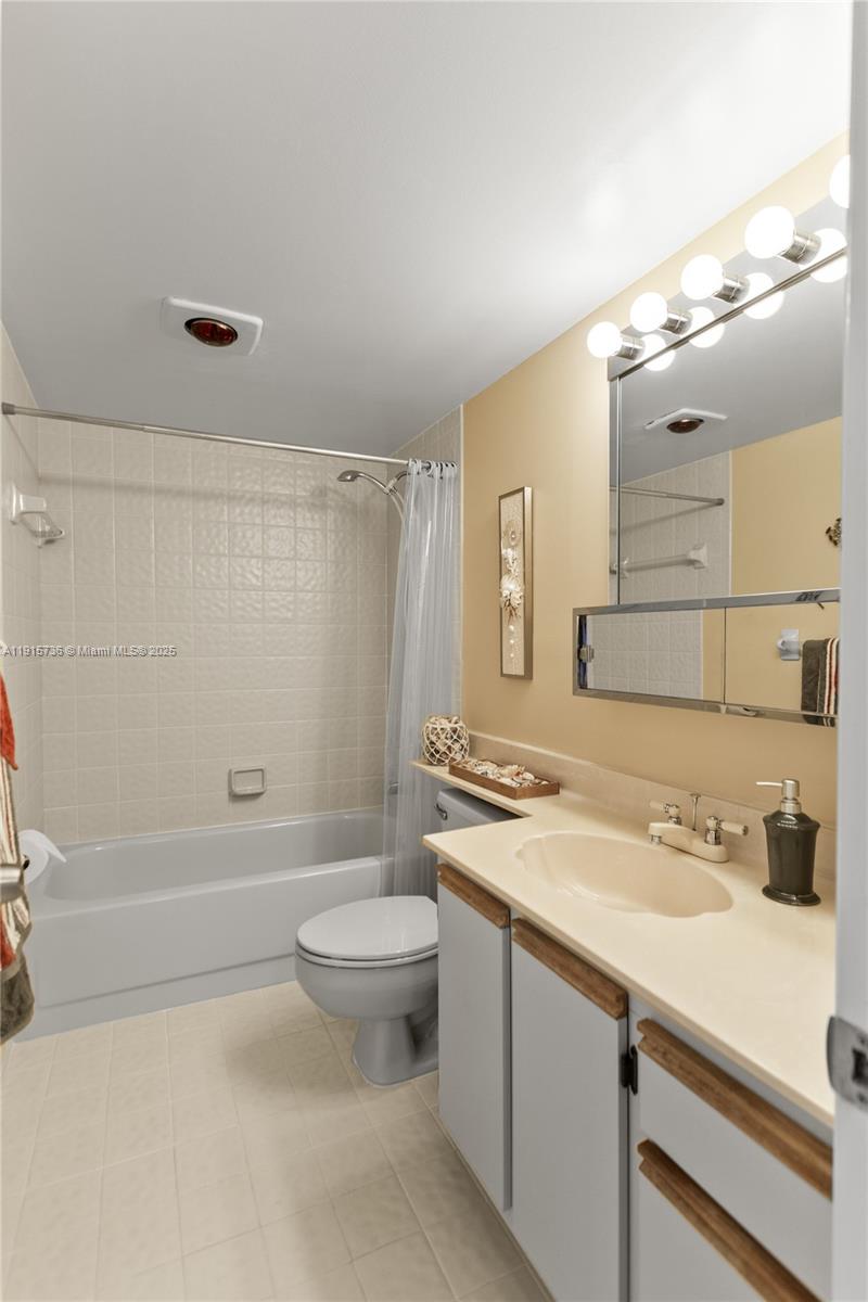 MEADOWBROOK LAKESVIEW CO - Residential