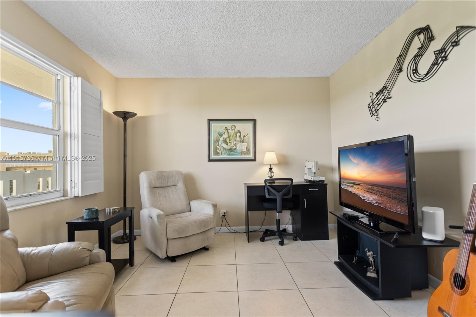 MEADOWBROOK LAKESVIEW CO - Residential