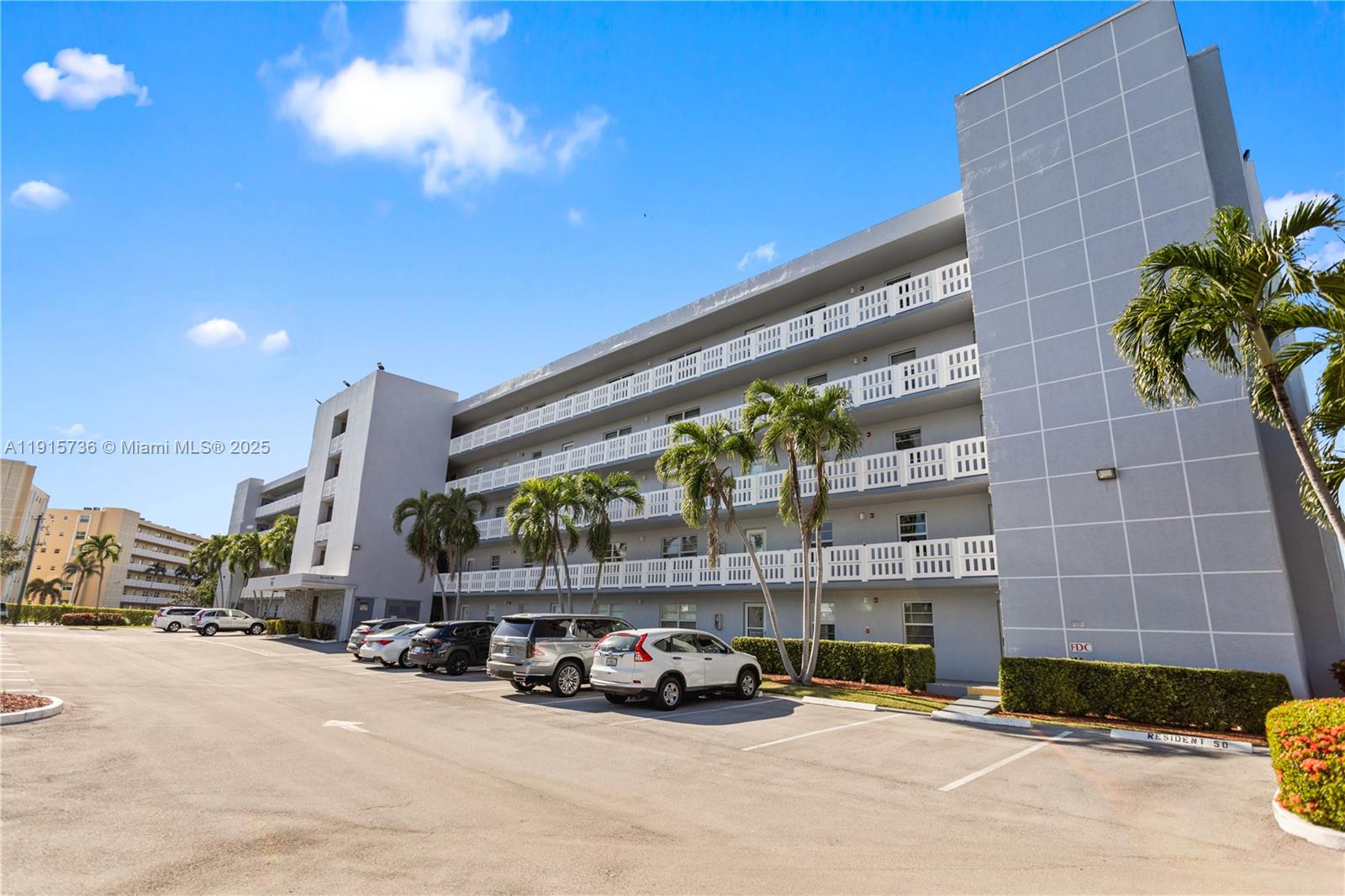 MEADOWBROOK LAKESVIEW CO - Residential