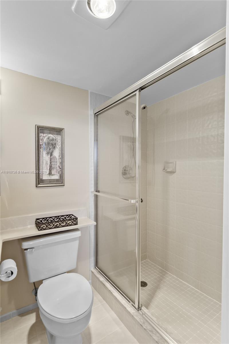 MEADOWBROOK LAKESVIEW CO - Residential