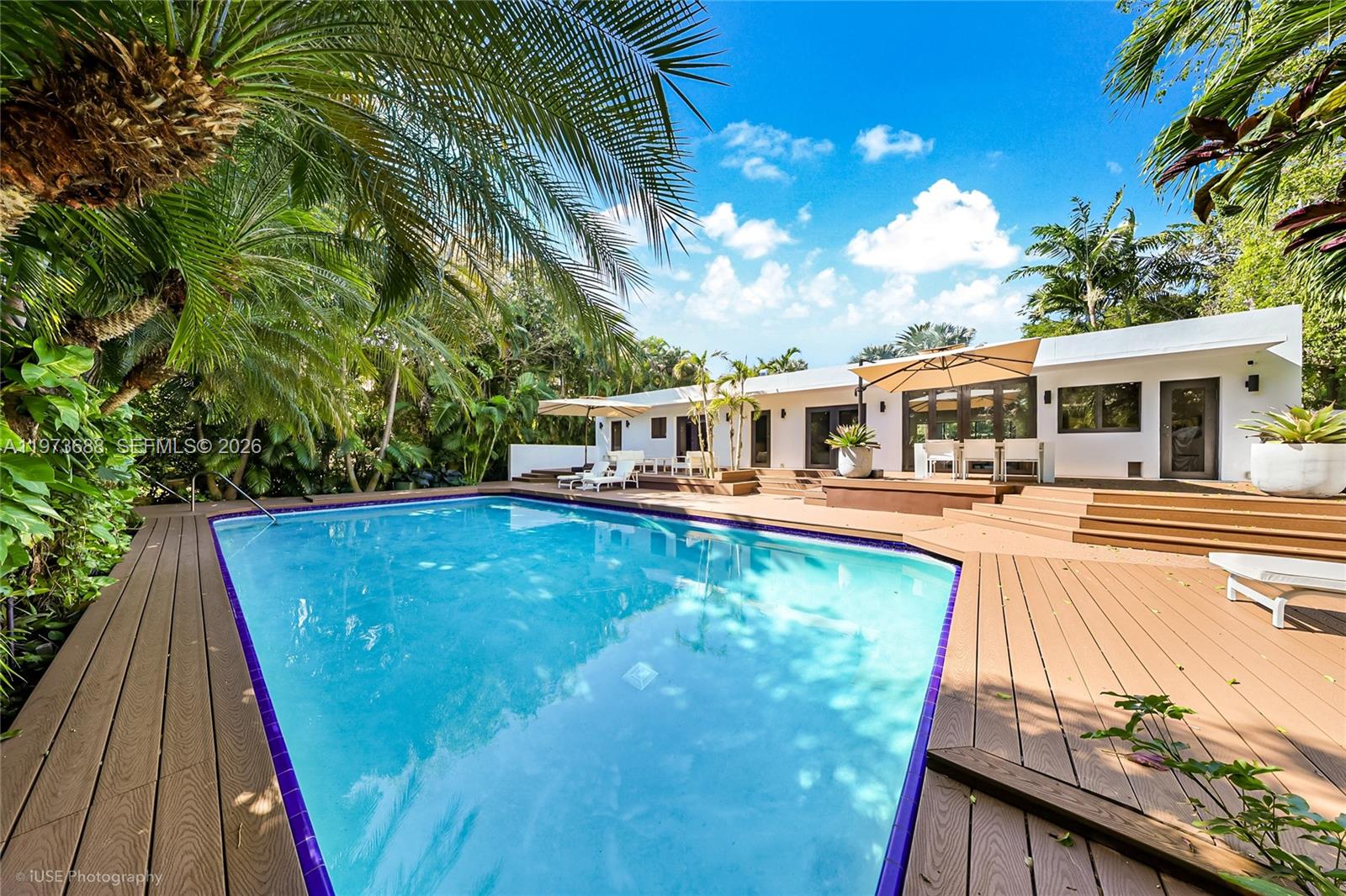 SUNSET ISLANDS-ISLAND NO - Residential