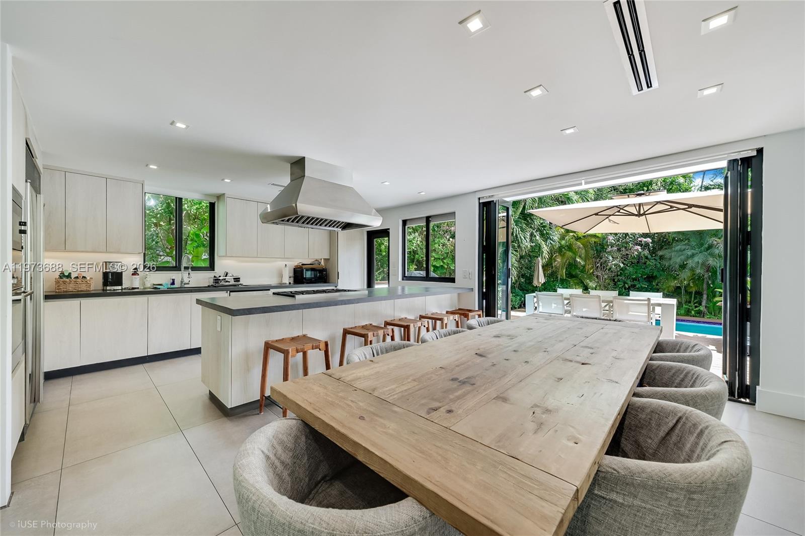 SUNSET ISLANDS-ISLAND NO - Residential