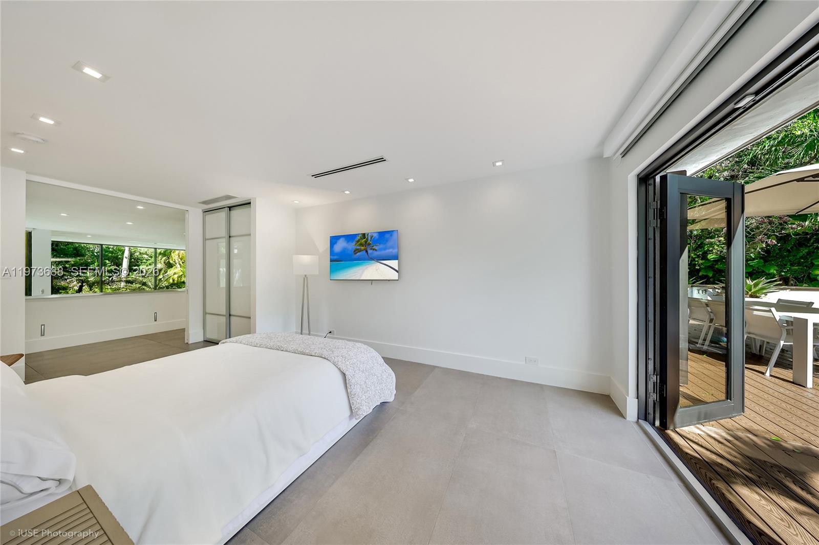 SUNSET ISLANDS-ISLAND NO - Residential