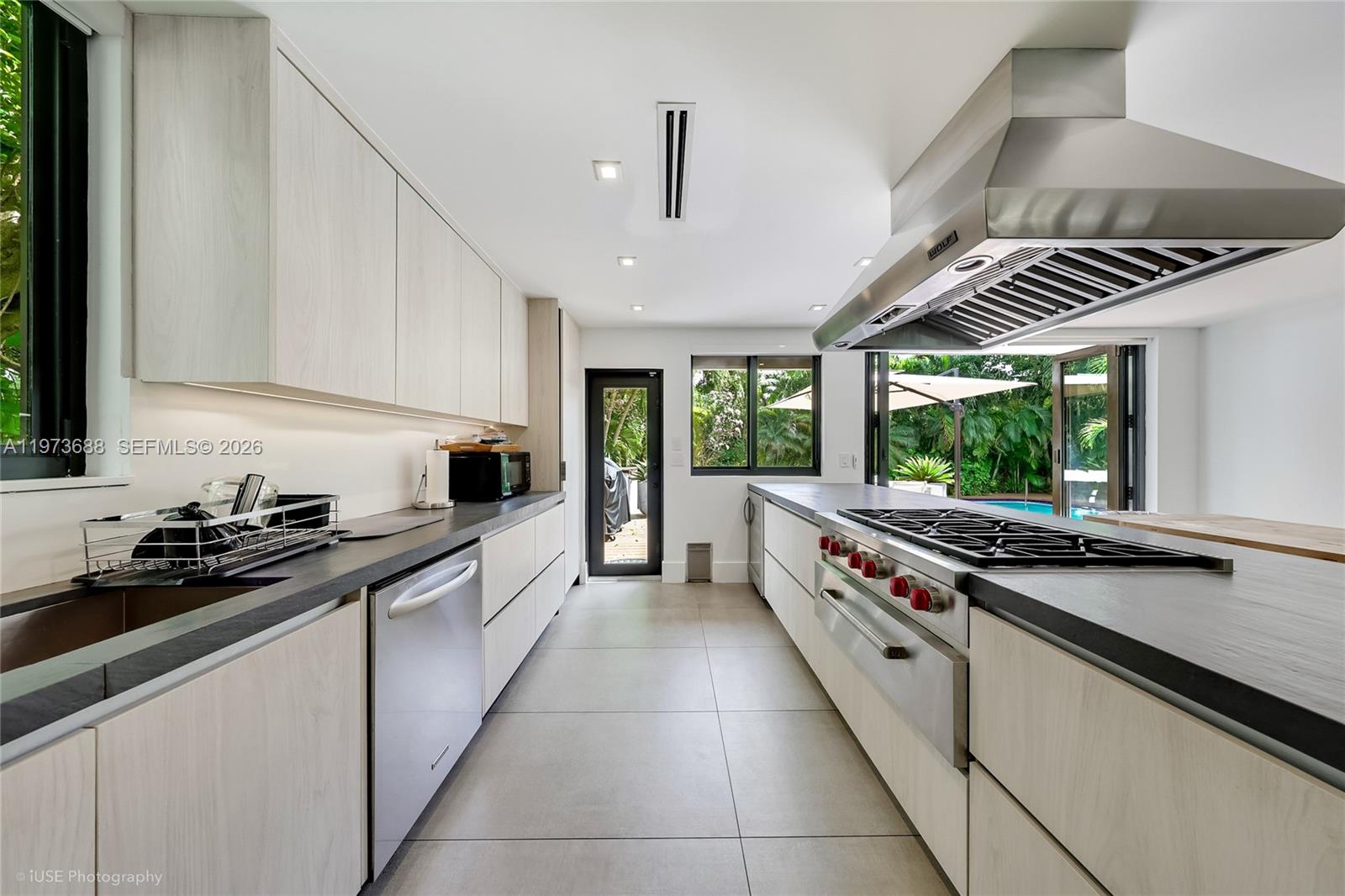 SUNSET ISLANDS-ISLAND NO - Residential