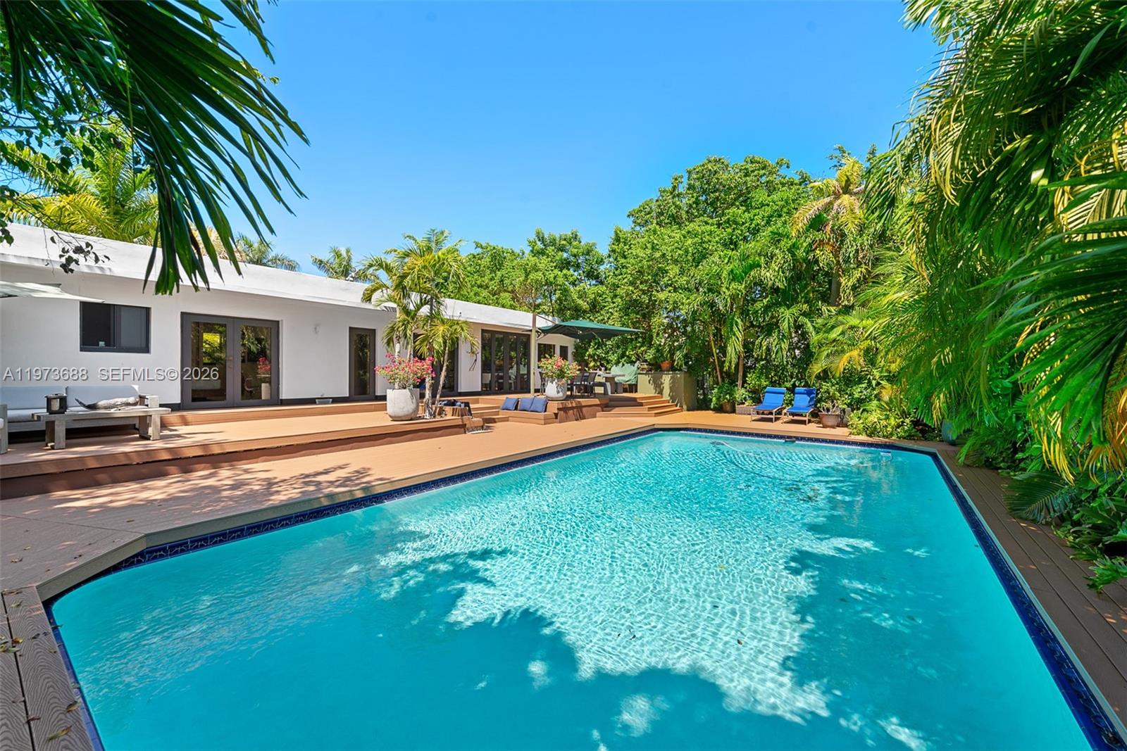 SUNSET ISLANDS-ISLAND NO - Residential