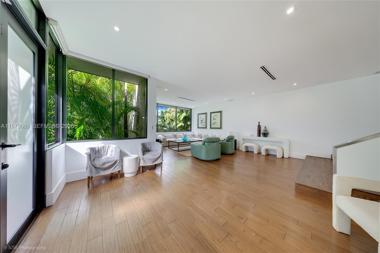 SUNSET ISLANDS-ISLAND NO - Residential