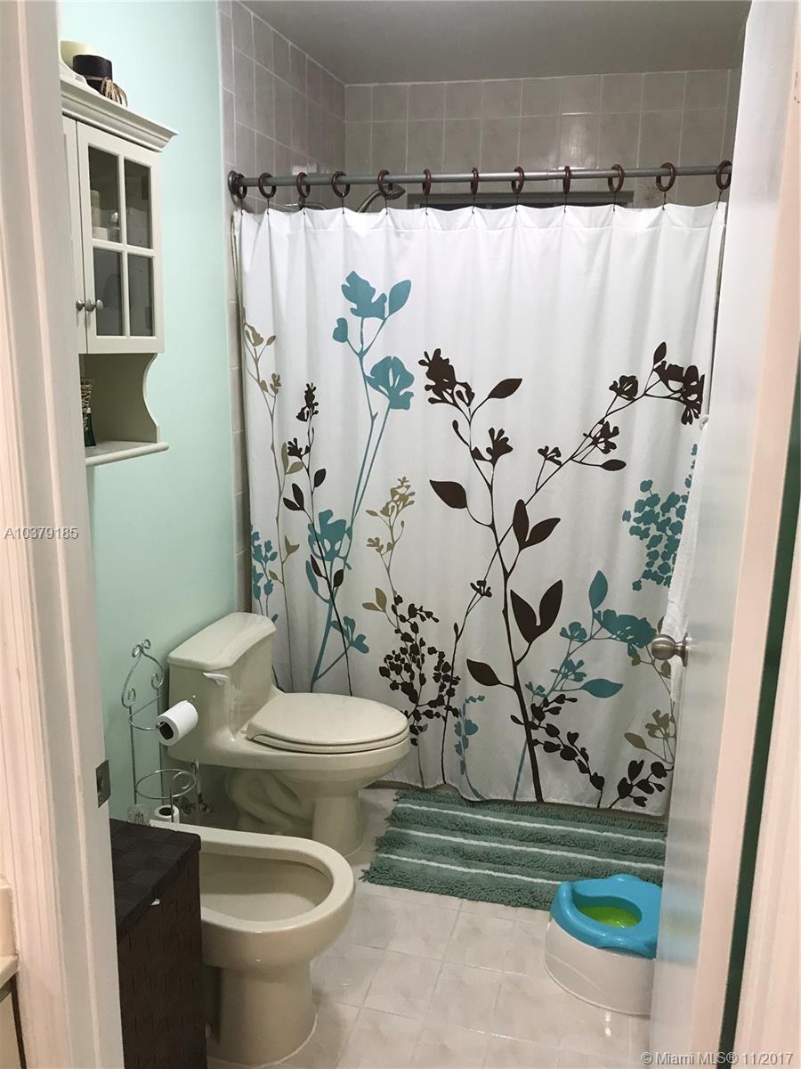 WEST PALM GARDENS 1ST ADD - Residential