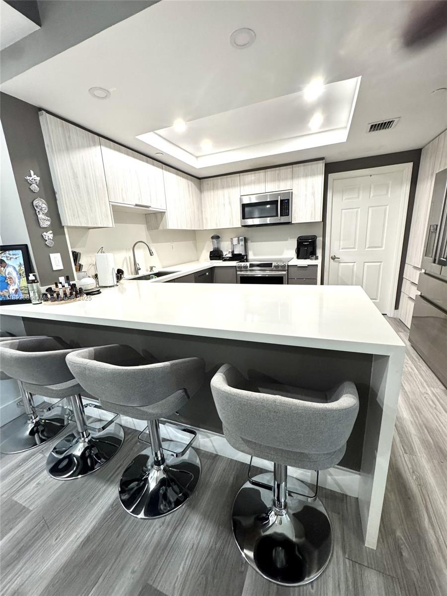 DORAL HOUSE CONDO NO 3 - Residential