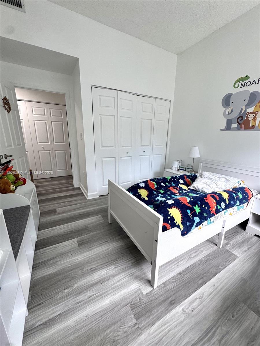 DORAL HOUSE CONDO NO 3 - Residential