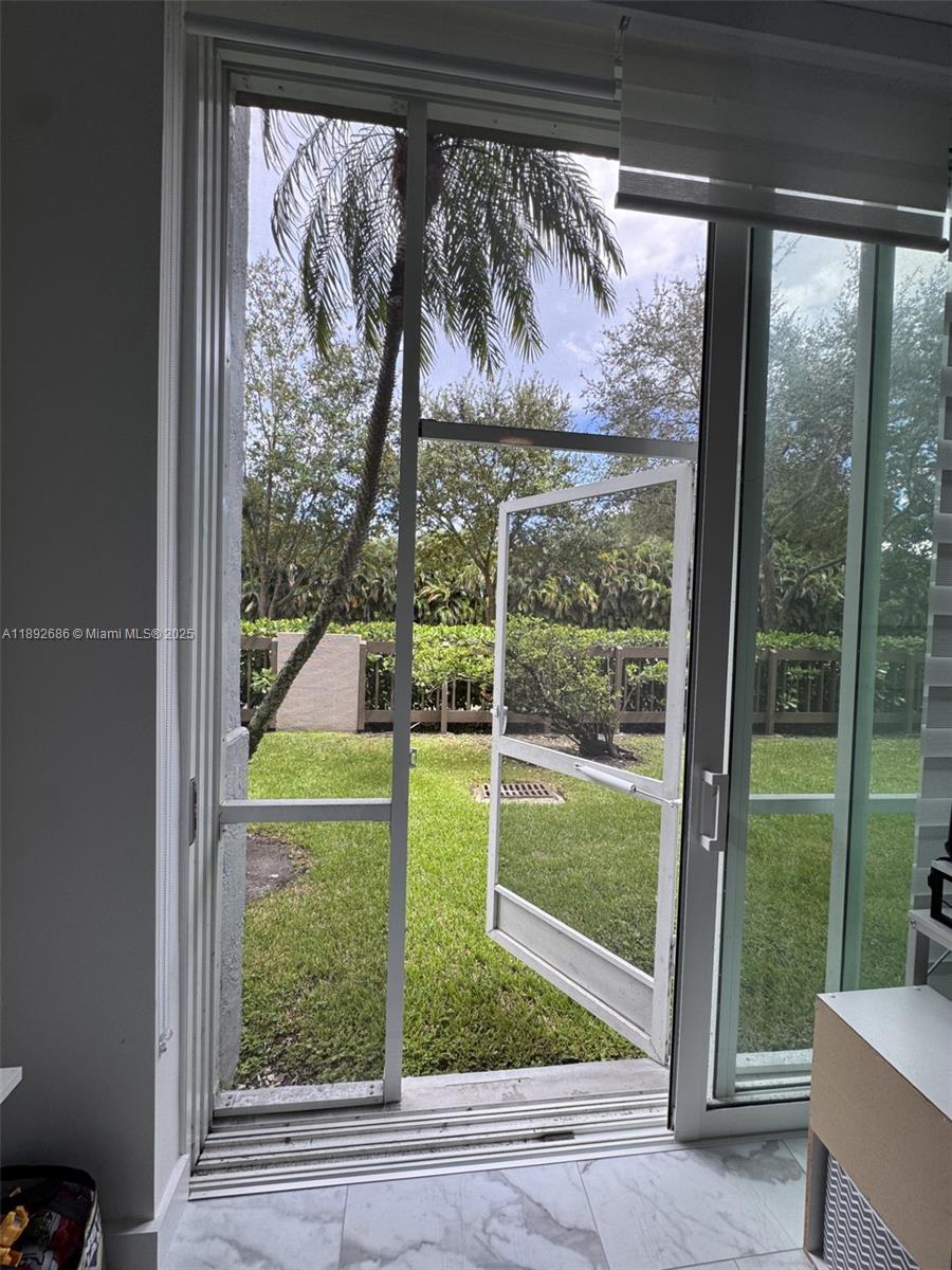 DORAL HOUSE CONDO NO 3 - Residential