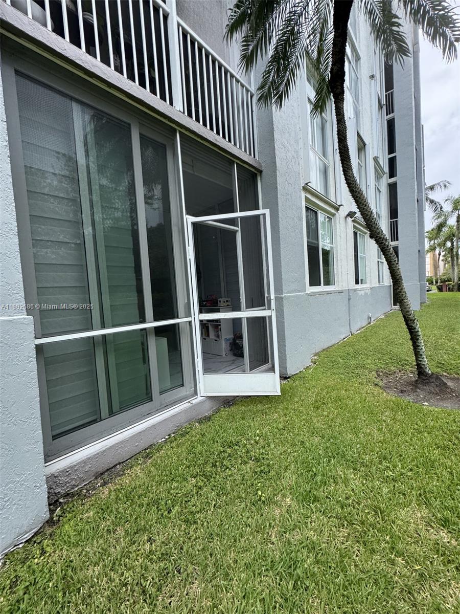 DORAL HOUSE CONDO NO 3 - Residential