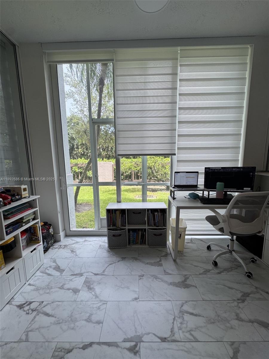 DORAL HOUSE CONDO NO 3 - Residential