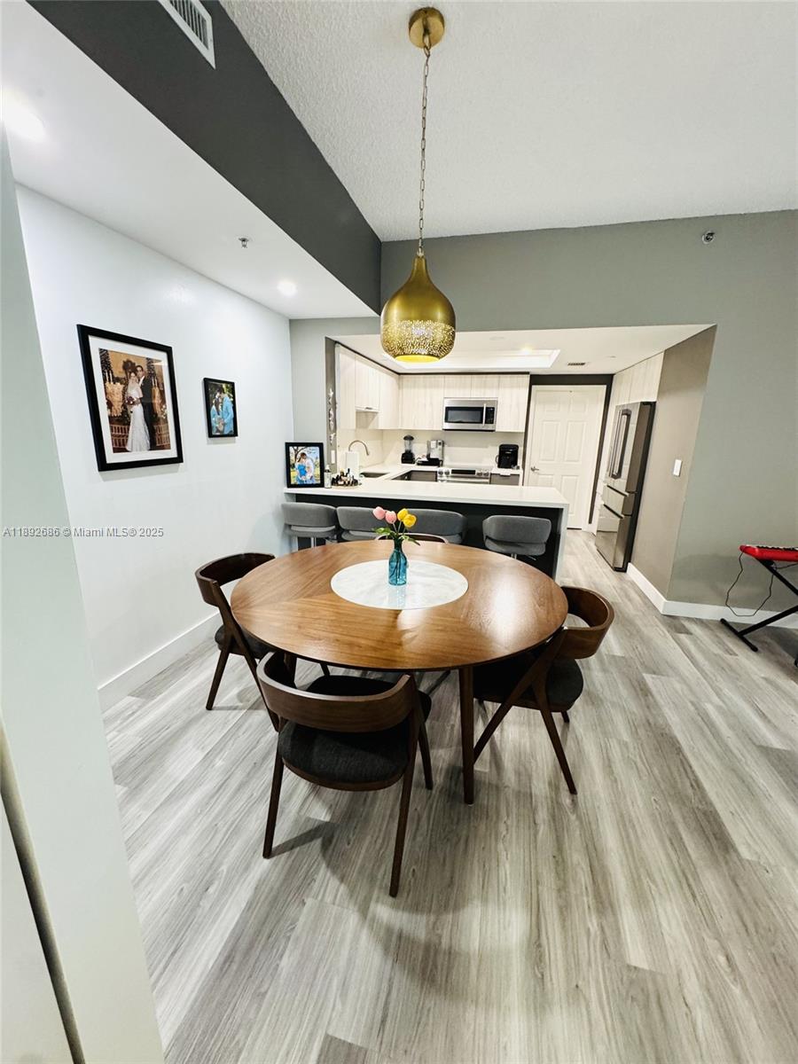 DORAL HOUSE CONDO NO 3 - Residential