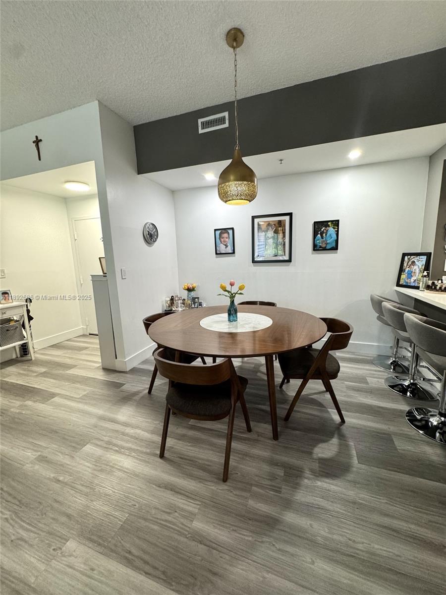 DORAL HOUSE CONDO NO 3 - Residential