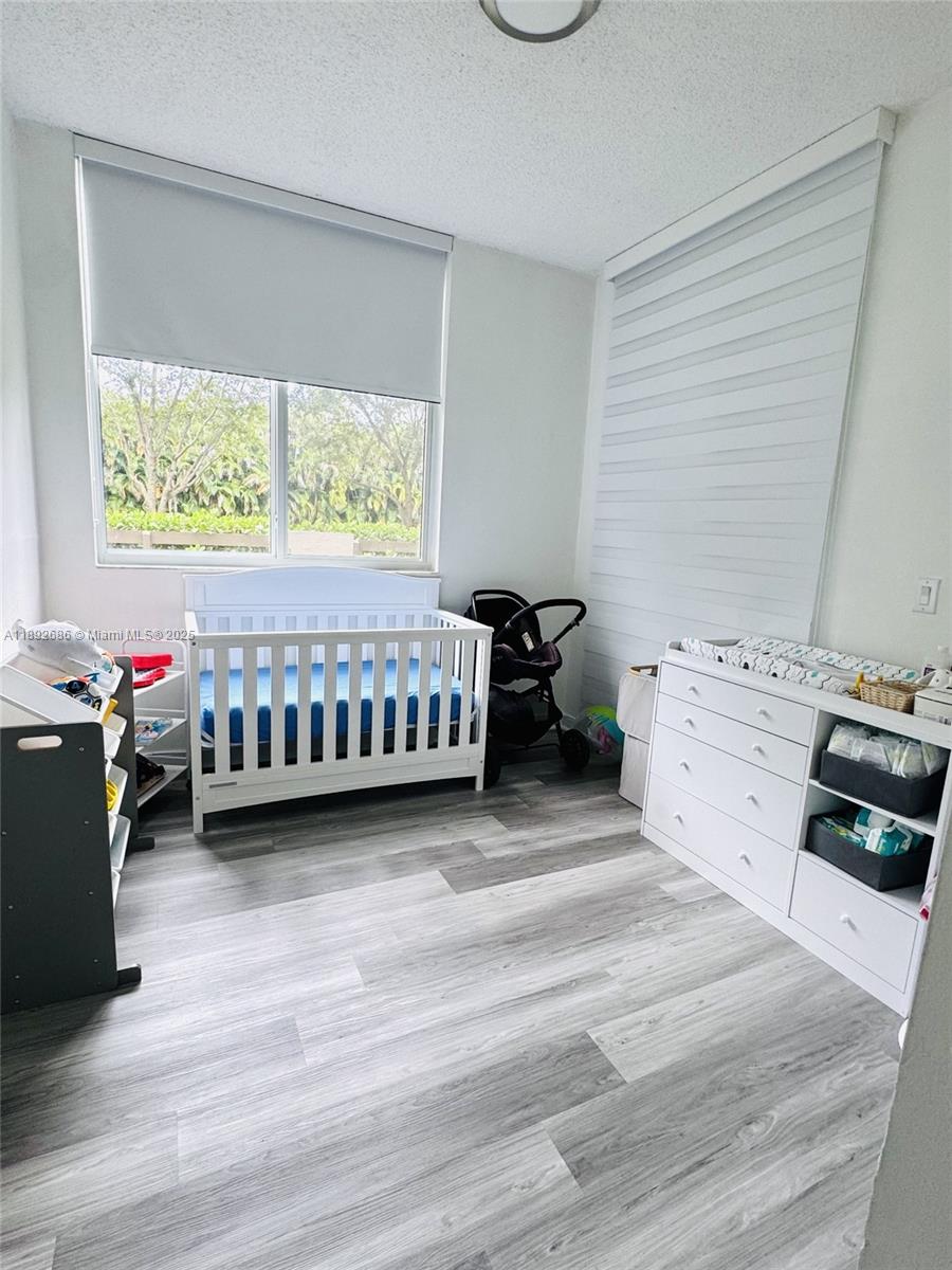 DORAL HOUSE CONDO NO 3 - Residential