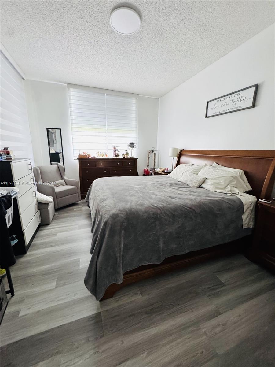 DORAL HOUSE CONDO NO 3 - Residential