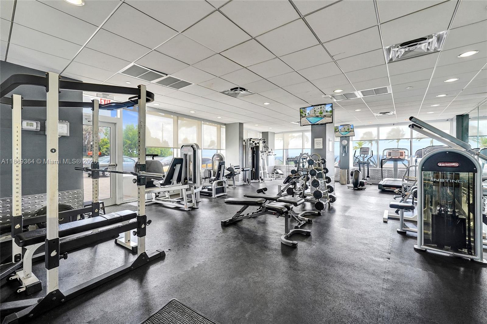 SEASONS CONDO - Residential Lease