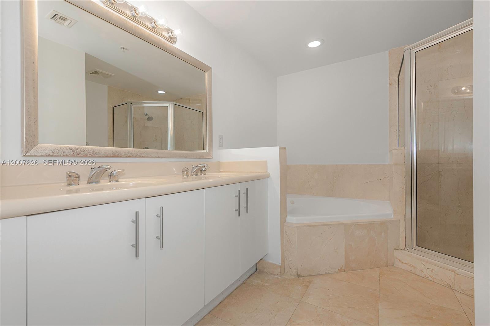 360 CONDO A - Residential