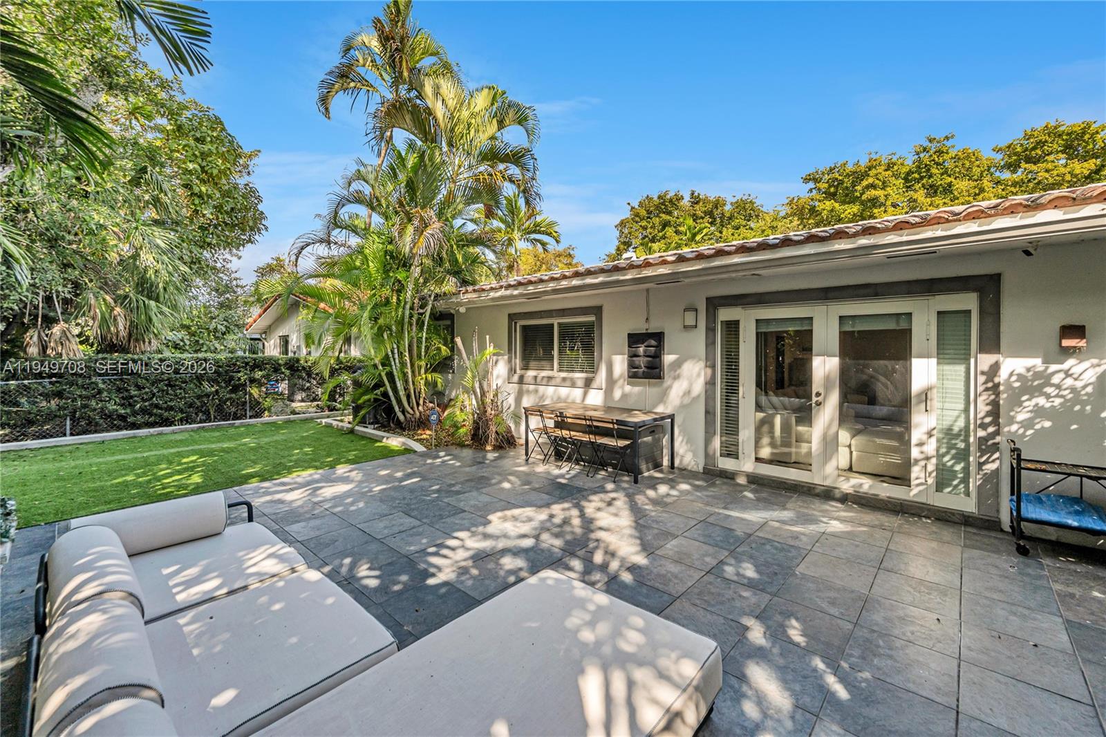 CORAL GABLES RIVIERA SEC - Residential