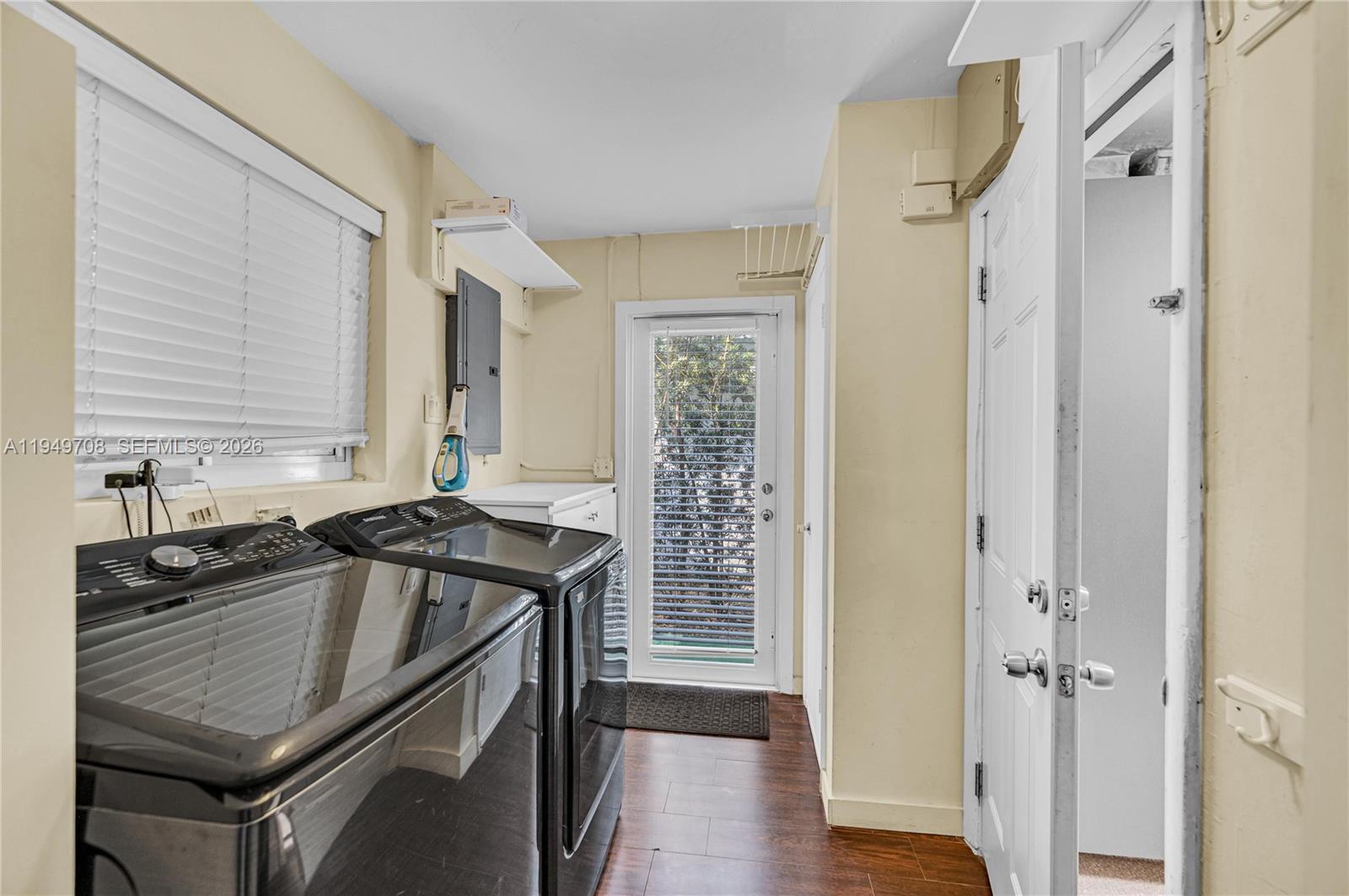 CORAL GABLES RIVIERA SEC - Residential