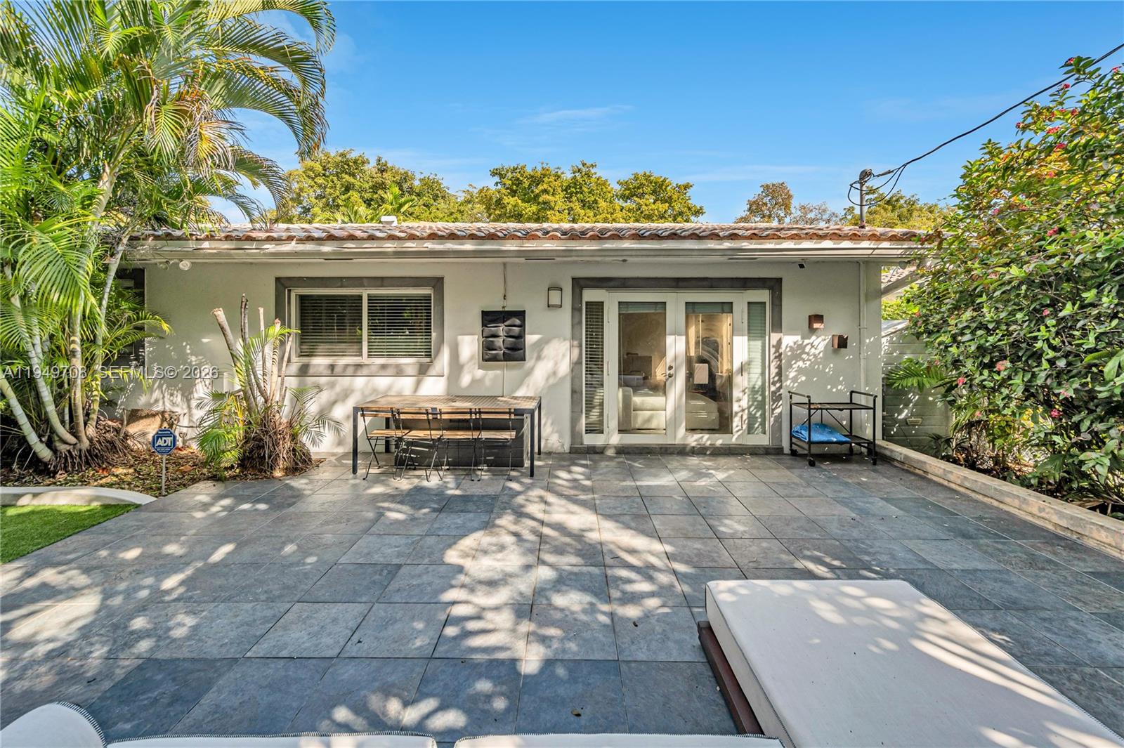 CORAL GABLES RIVIERA SEC - Residential