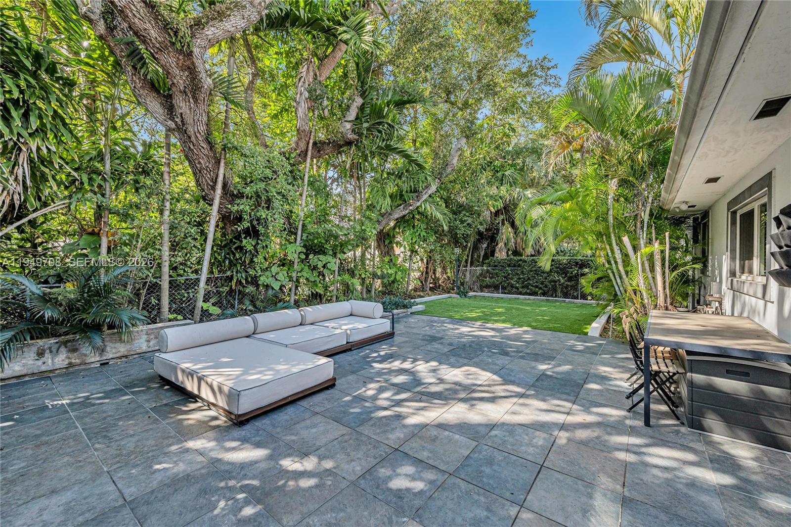 CORAL GABLES RIVIERA SEC - Residential