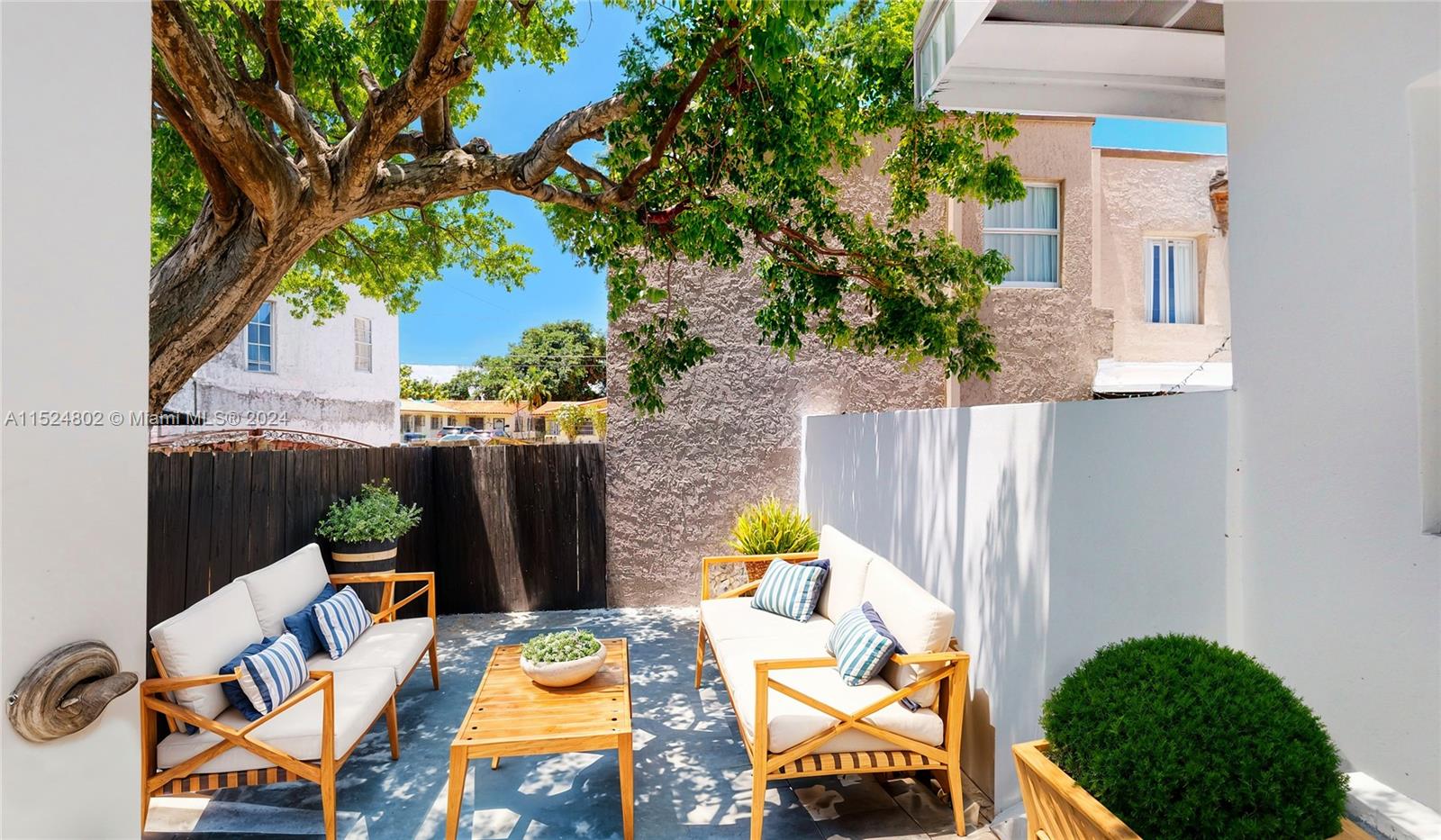 THE PINES - Residential Income