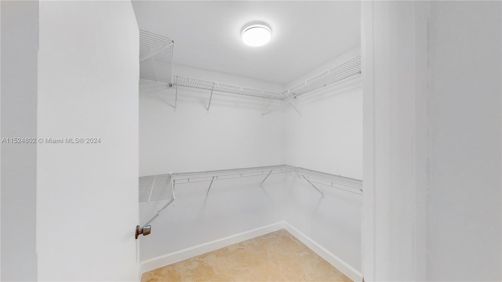 THE PINES - Residential Income