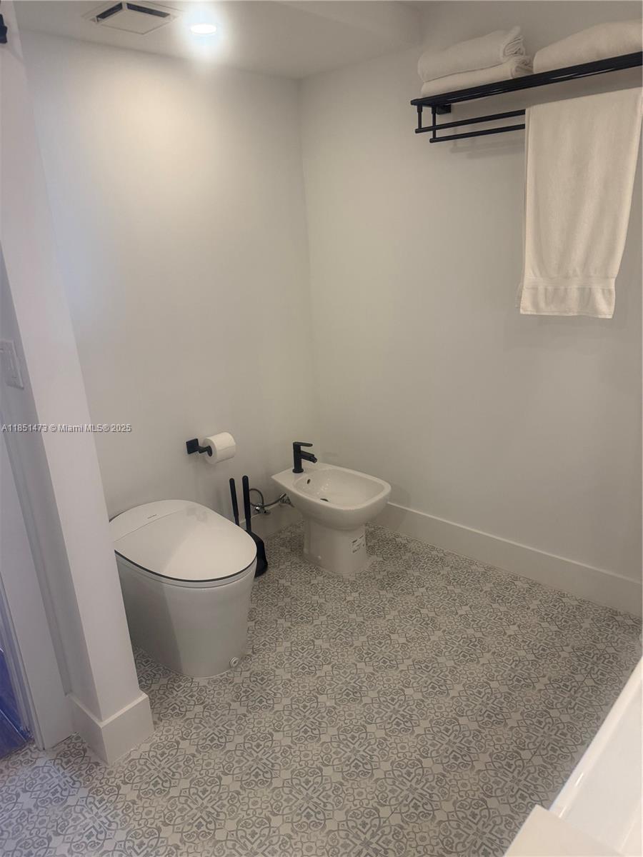 VENETIA CONDO - Residential Lease