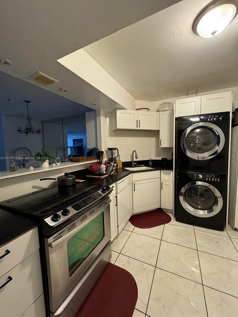 Rental Property at 3360 Spanish Moss Ter 204, Lauderhill, Miami-Dade County, Florida - Bedrooms: 2 
Bathrooms: 2  - $2,200 MO.