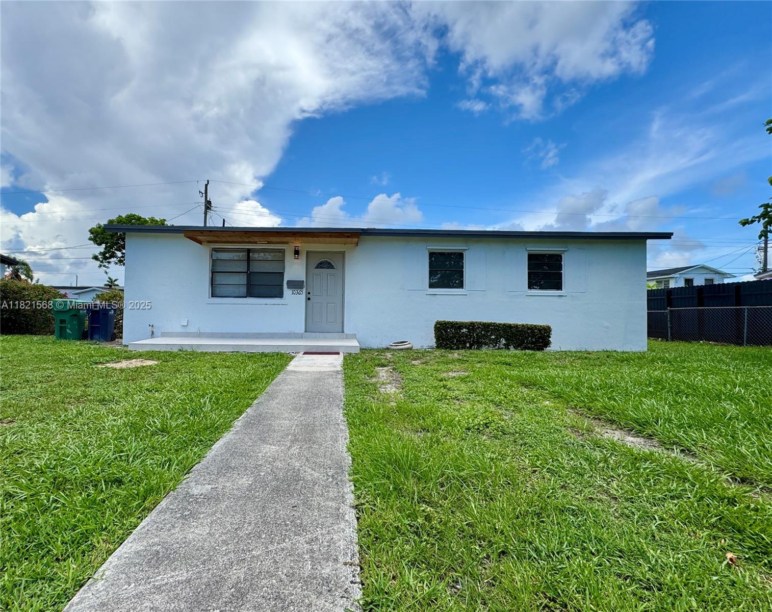 10365 Sw 149th Ter, Miami, Broward County, Florida - 3 Bedrooms  
2 Bathrooms - 