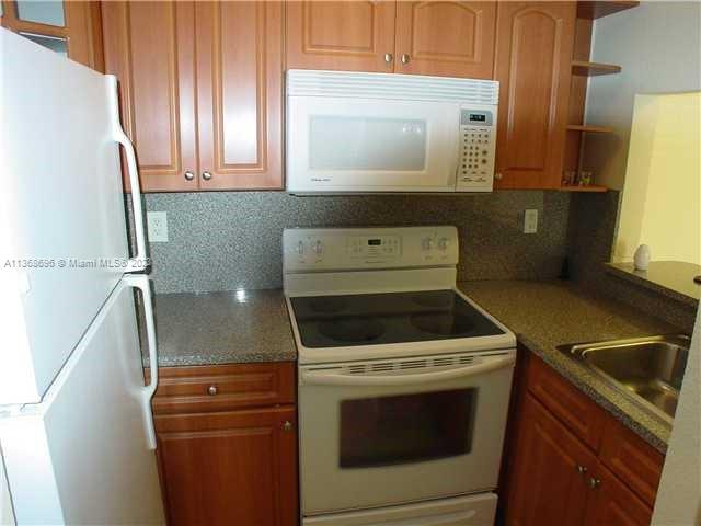 FONTAINEBLEAU GARDENS CON - Residential Lease