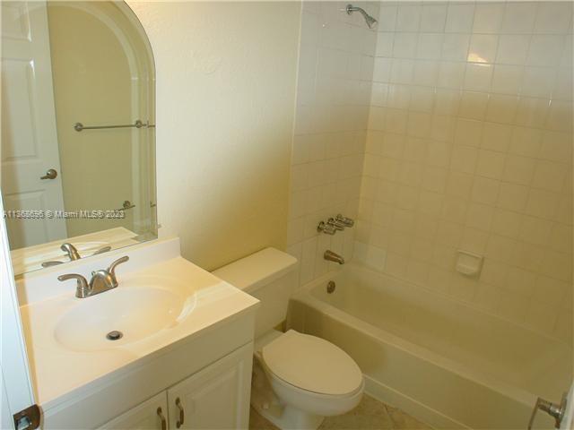 FONTAINEBLEAU GARDENS CON - Residential Lease