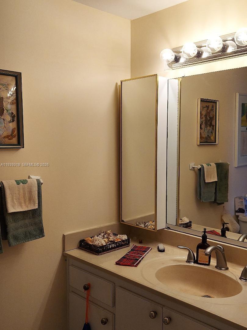 HILLCREST EAST NO 27 COND - Residential