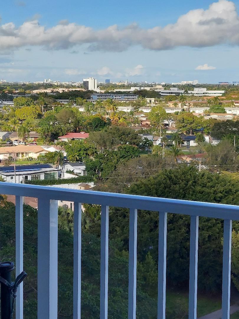 HILLCREST EAST NO 27 COND - Residential