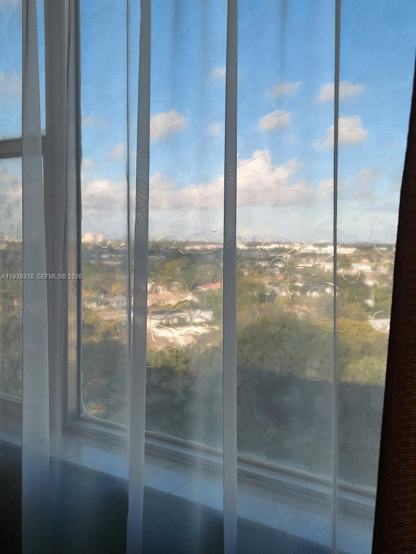 HILLCREST EAST NO 27 COND - Residential