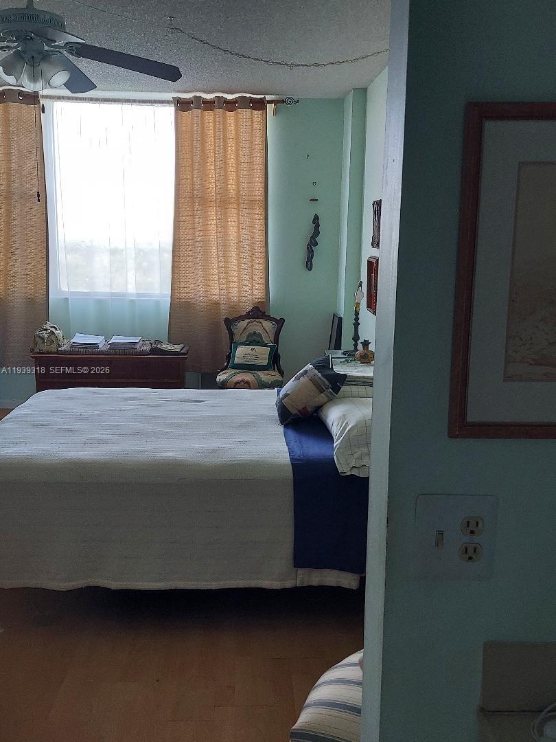 HILLCREST EAST NO 27 COND - Residential