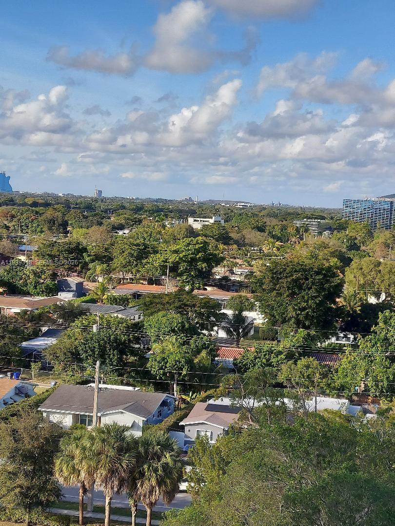 HILLCREST EAST NO 27 COND - Residential