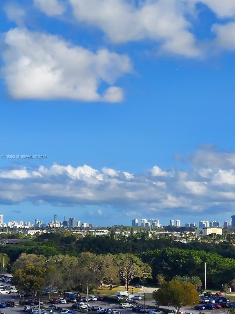 HILLCREST EAST NO 27 COND - Residential