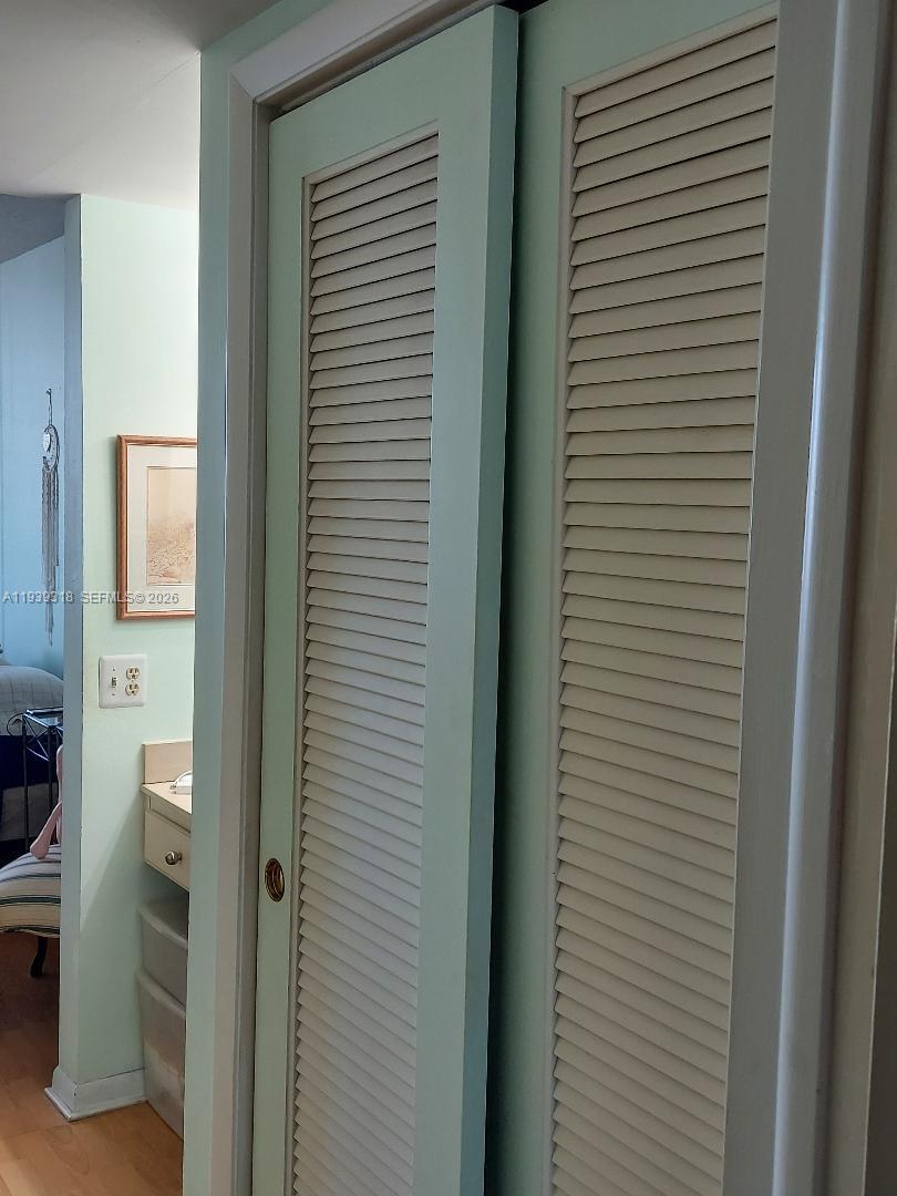 HILLCREST EAST NO 27 COND - Residential