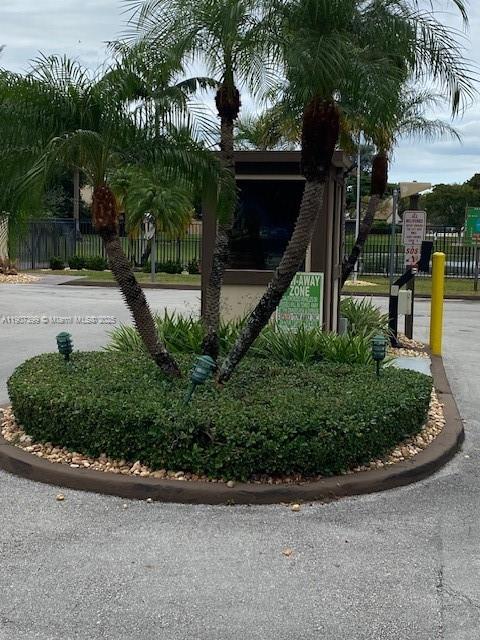 BRIAR LAKE - Residential Lease