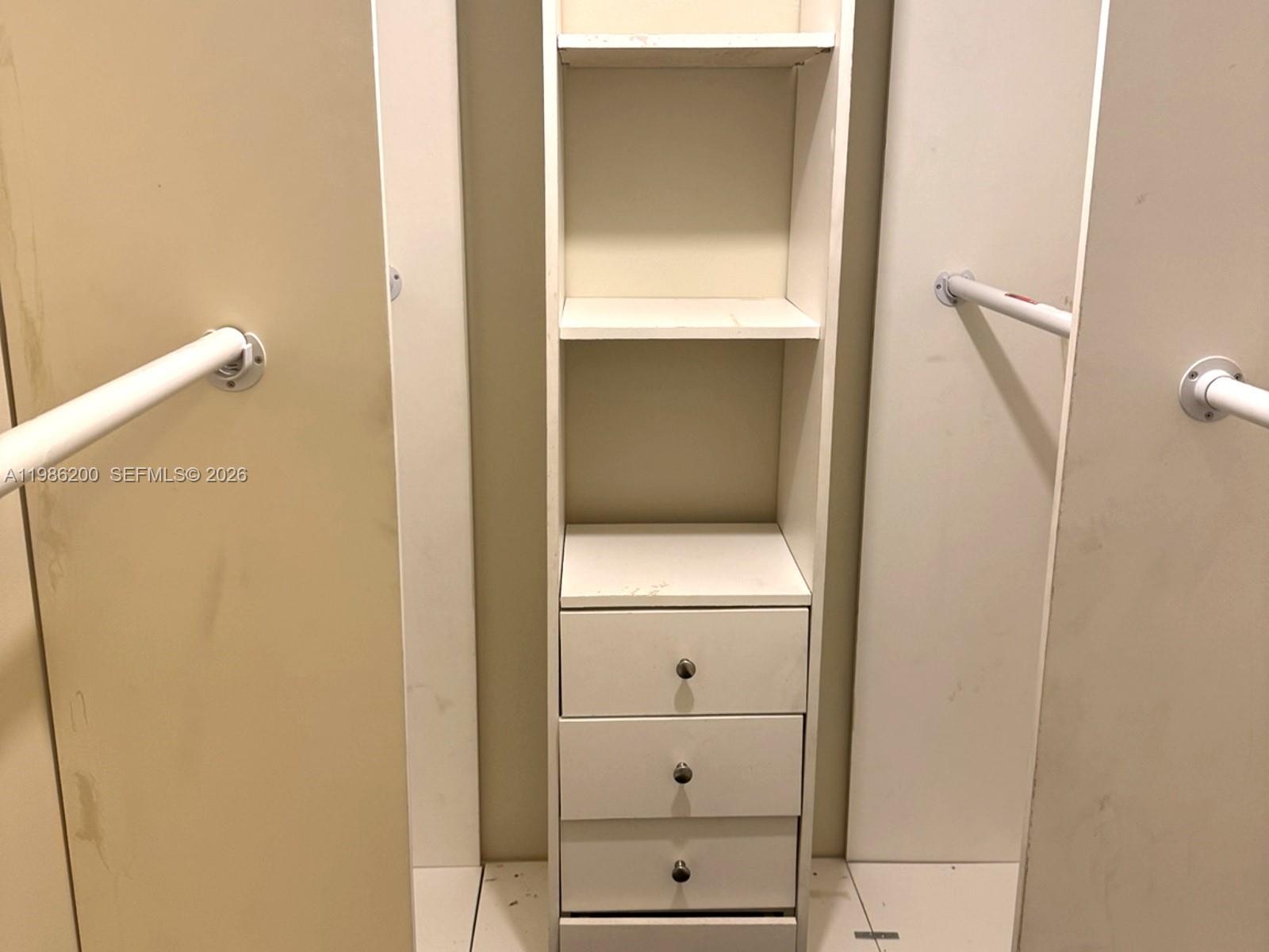 ROYAL PARK GARDENS III-M - Residential Lease