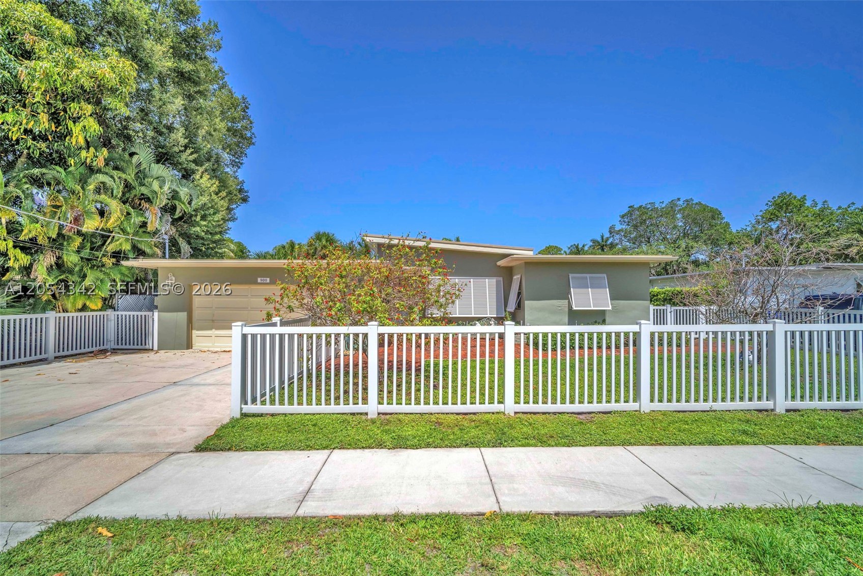 800 SW 8th Ter