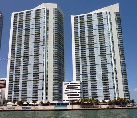 Condominium in Miami FL 335 Biscayne Blvd.jpg