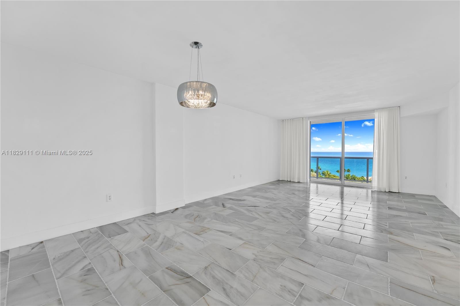 10275 Collins Ave 1035