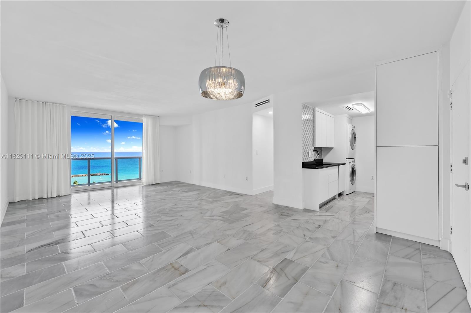 10275 Collins Ave 1035