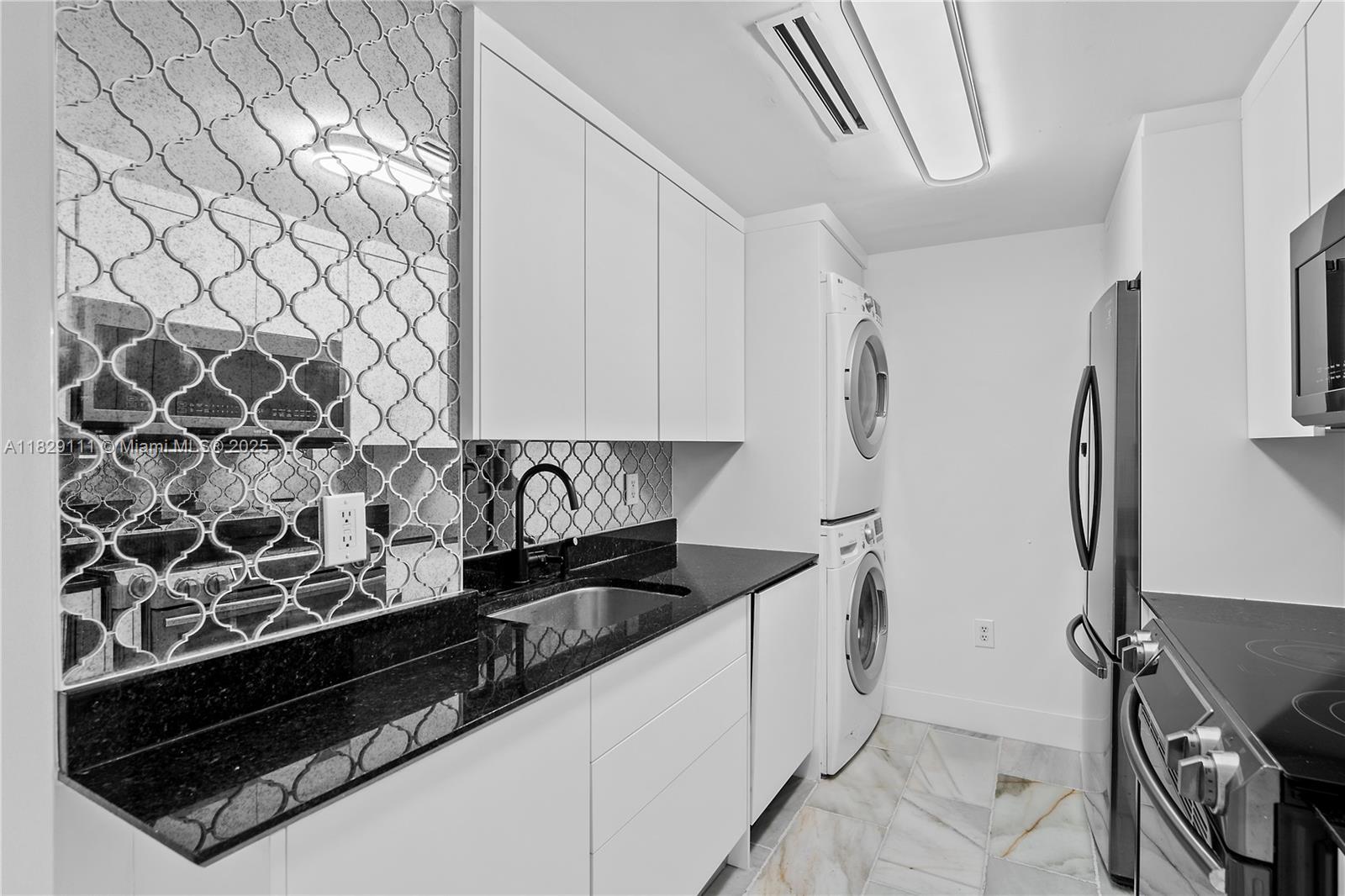 HARBOUR HOUSE - Residential