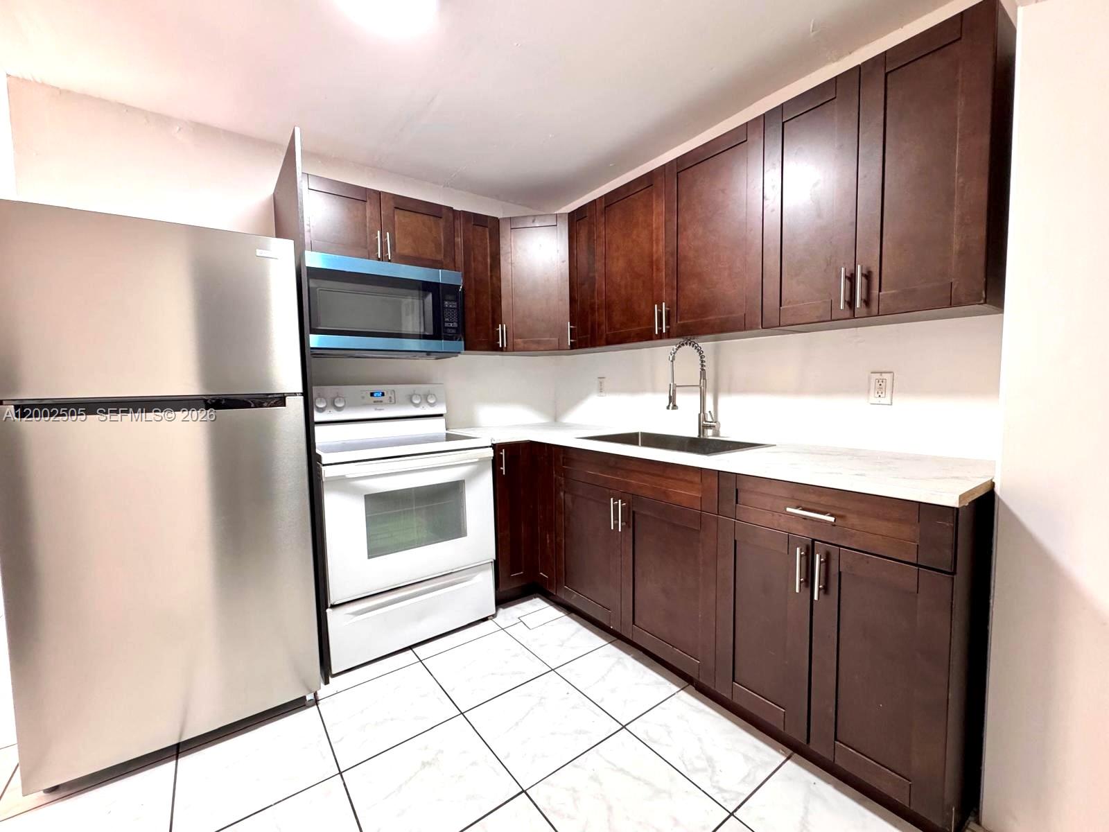 HIALEAH 14TH ADDN REV PL - Residential Income