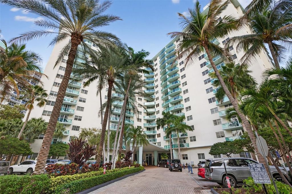 Photo of 3801 S Ocean Dr #4R, Hollywood, FL 33019 (MLS # A11978135)